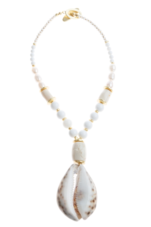 Charela Short Shell Necklace